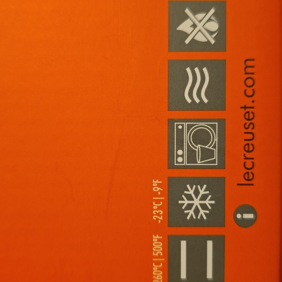 $Le Creuset Signature Petite Cocotte, 8 oz.Retail Price $31.95US,Color Ca… - Picture 8 of 15